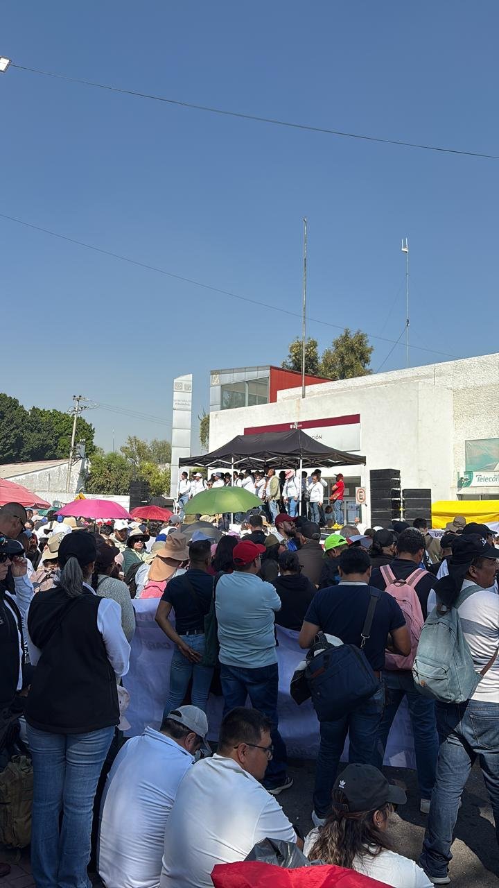 Imagen 1 de Marcha convocada por el Frente Nacional de la Federación de Sindicatos de Educación Media Superior
