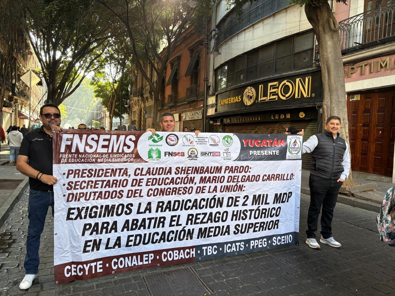 Imagen 2 de Marcha convocada por el Frente Nacional de la Federación de Sindicatos de Educación Media Superior