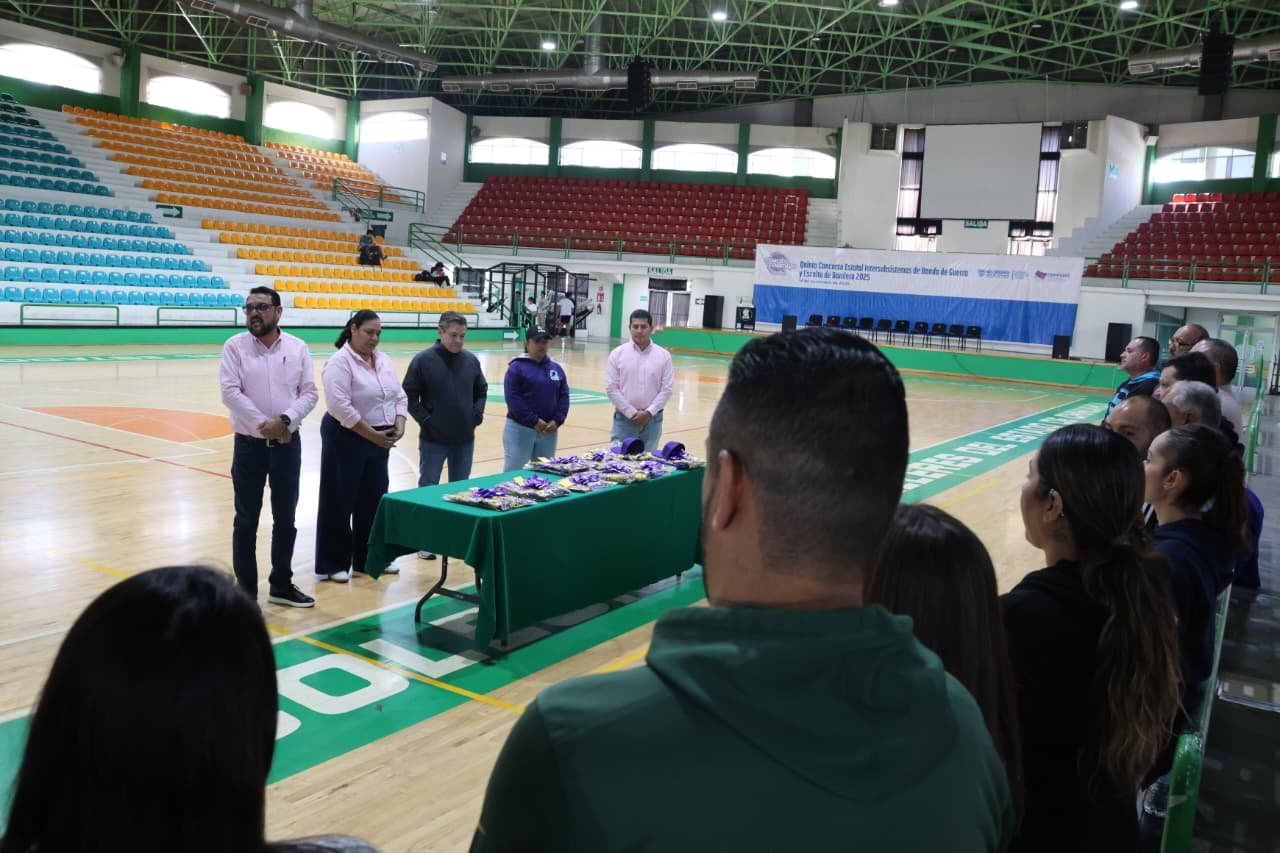 Imagen 6 de Entrega de uniformes y abanderamiento del STAACOBACH rumbo al encuentro nacional 2025