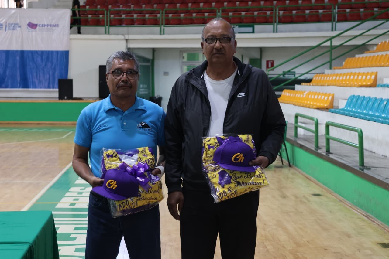 Imagen 25 de Entrega de uniformes y abanderamiento del STAACOBACH rumbo al encuentro nacional 2025