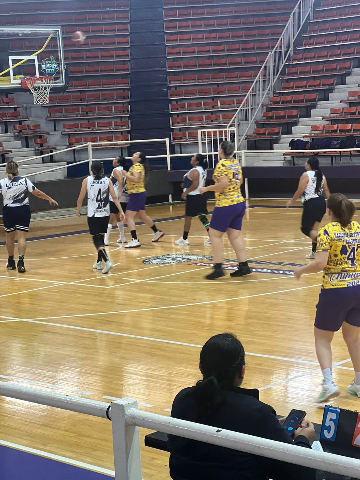 Imagen 9 de Chihuahua vence 34–20 a Quintana Roo en intenso duelo de basquetbol femenil