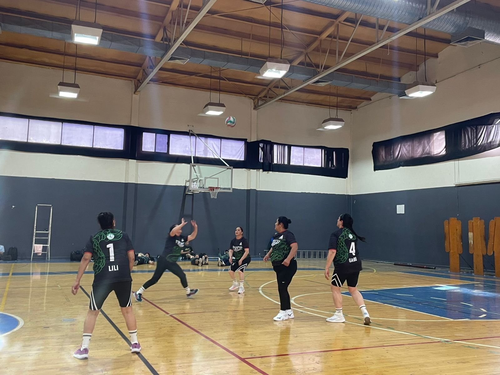 Imagen 1 de Chihuahua supera 50–15 a Ciudad de México en voleibol femenil