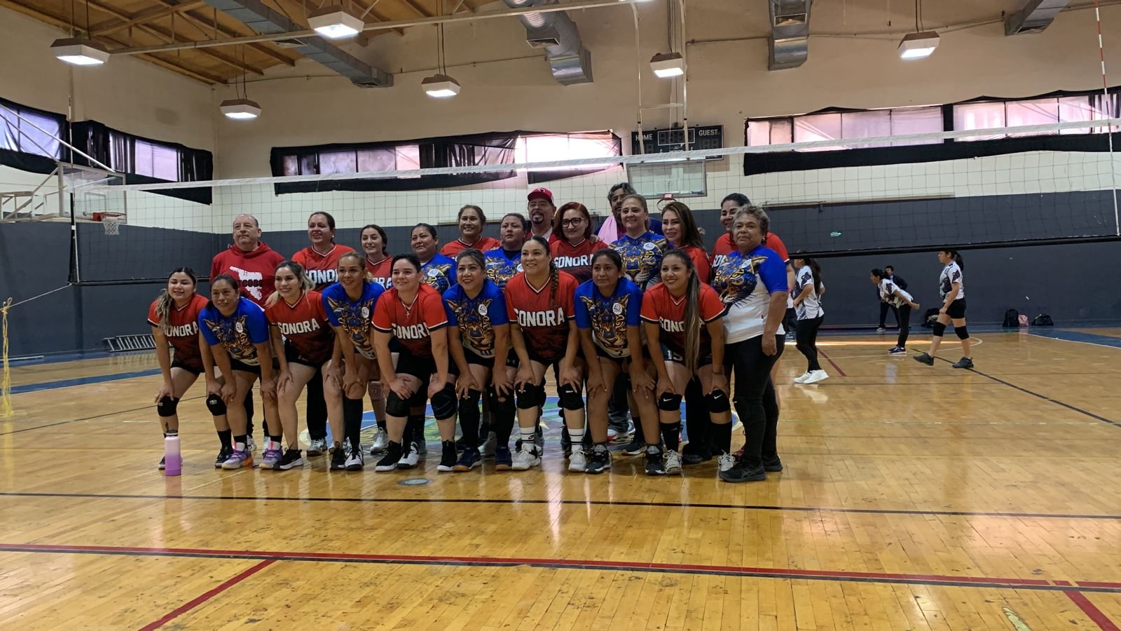 Imagen 2 de Encuentro de voleibol femenil entre las selecciones de Sonora y Chiapas.