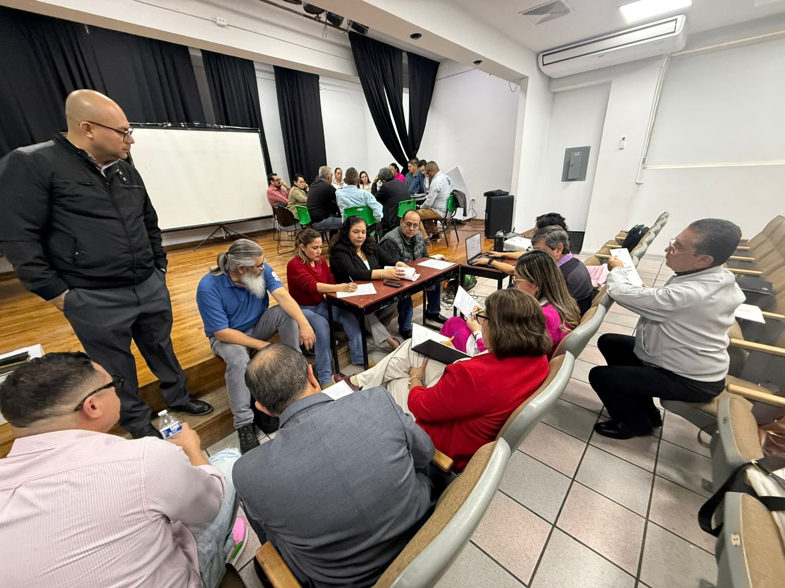 Imagen 7 de Mesas de trabajo previo a la Revisión Salarial 2026