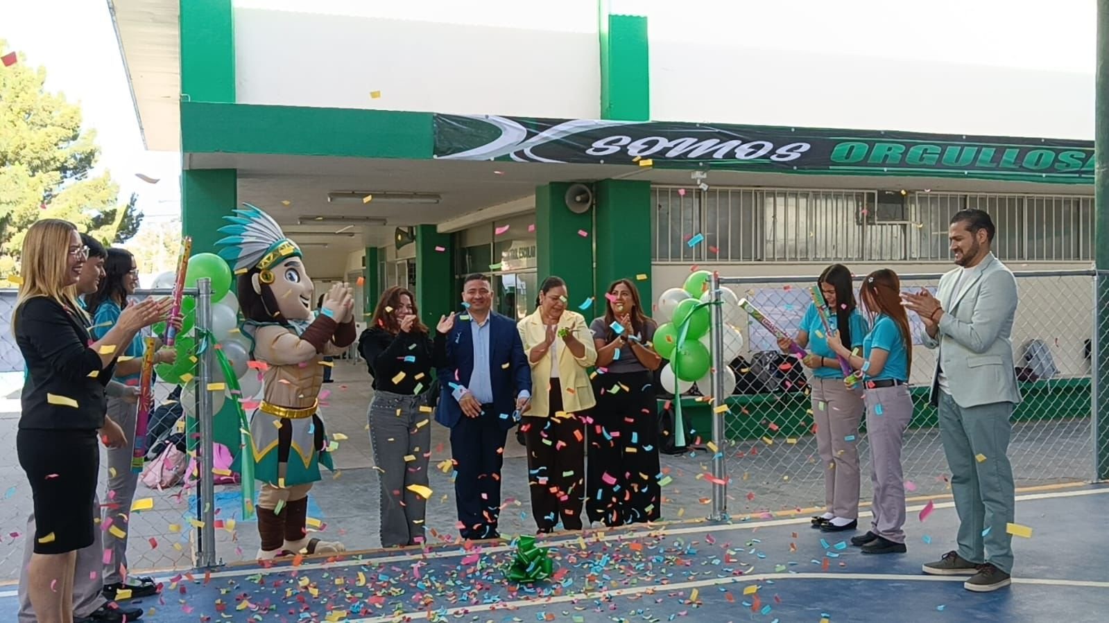 Imagen 5 de Renuevan imagen del Plantel 5 con moderna remodelación de su fachada