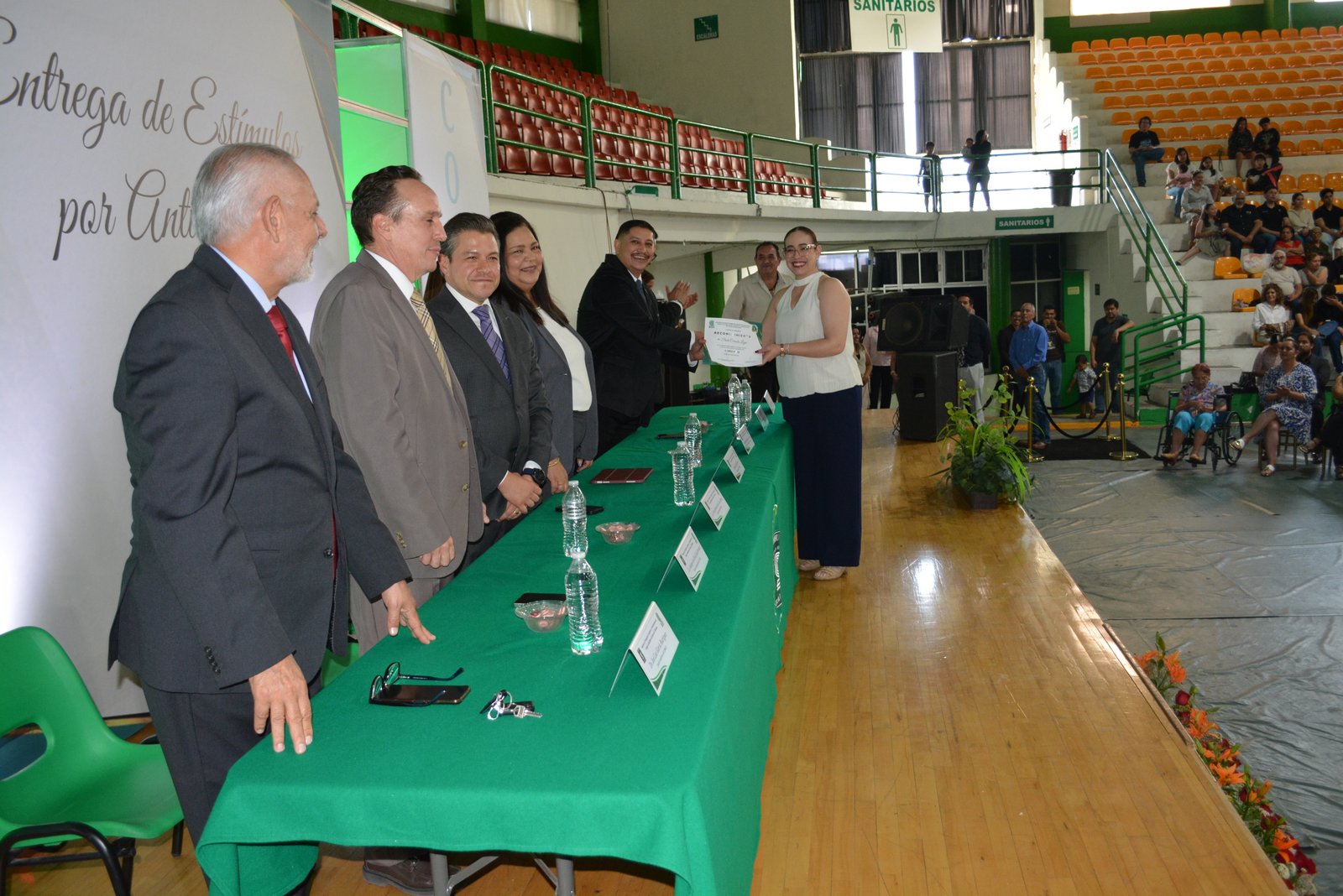Imagen 34 de Entrega de Reconocimientos por Antigüedad 2026