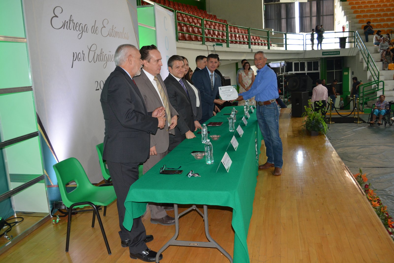 Imagen 37 de Entrega de Reconocimientos por Antigüedad 2026