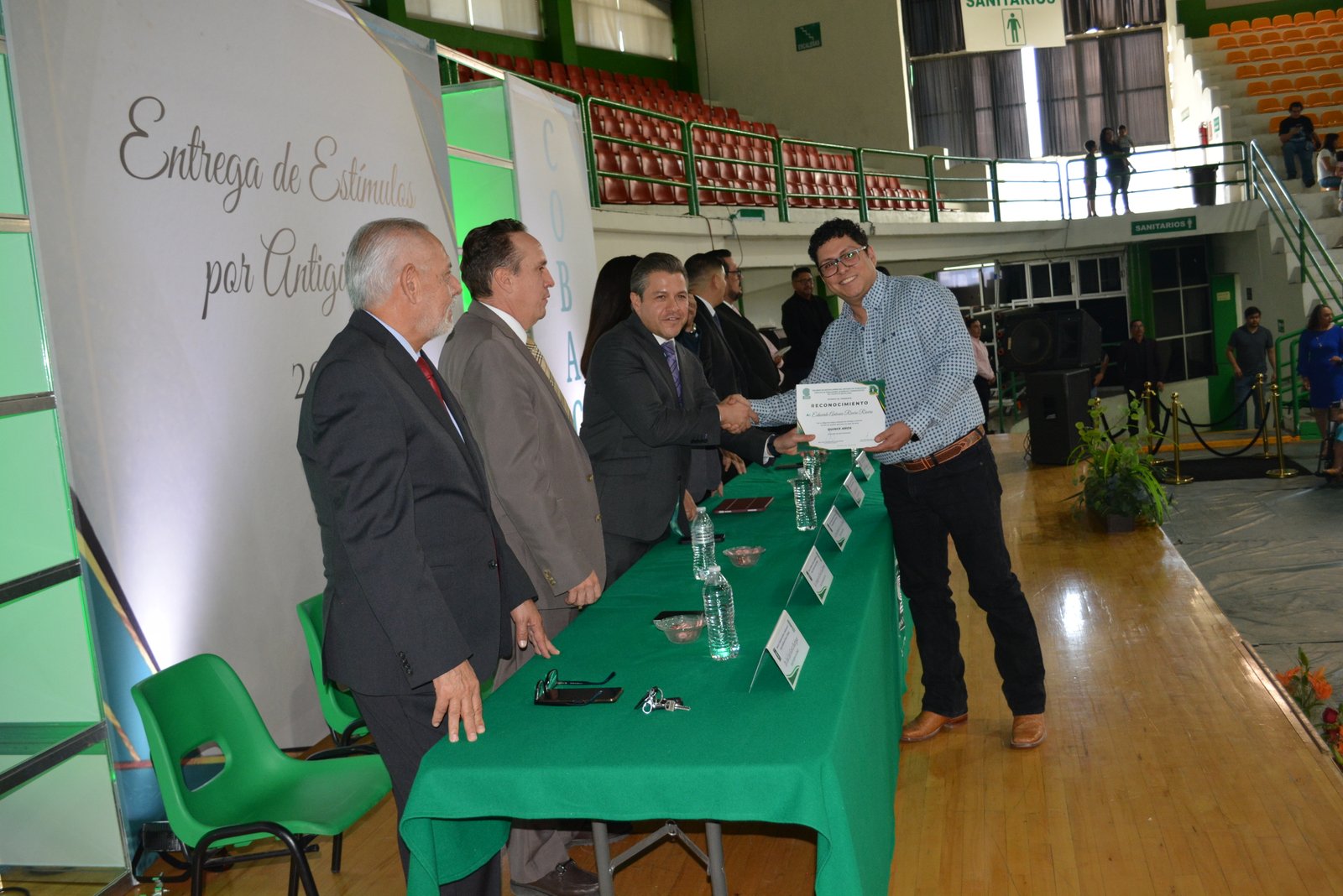 Imagen 38 de Entrega de Reconocimientos por Antigüedad 2026