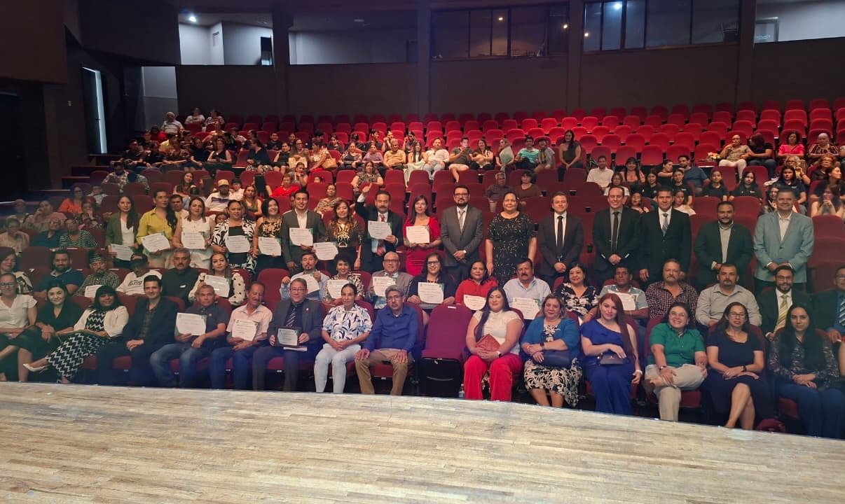 Imagen 4 de Entrega de Reconocimientos por Antigüedad en Camargo, Chih.