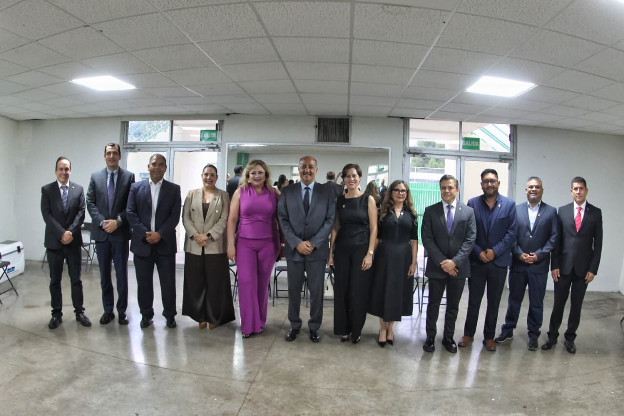 Imagen 1 de Ceremonias de graduación de los Planteles 2, 3 y 8