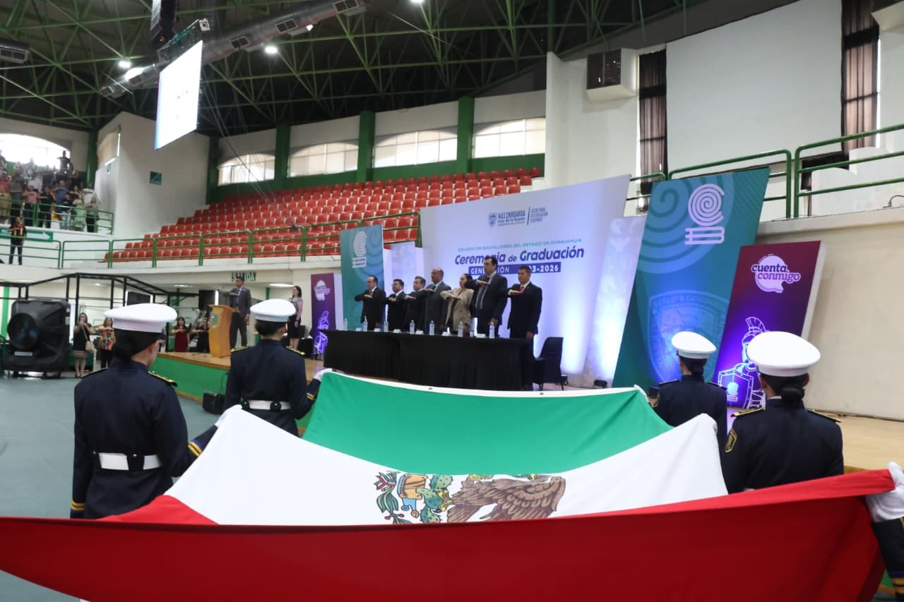 Imagen 2 de Ceremonias de graduación de los Planteles 2, 3 y 8