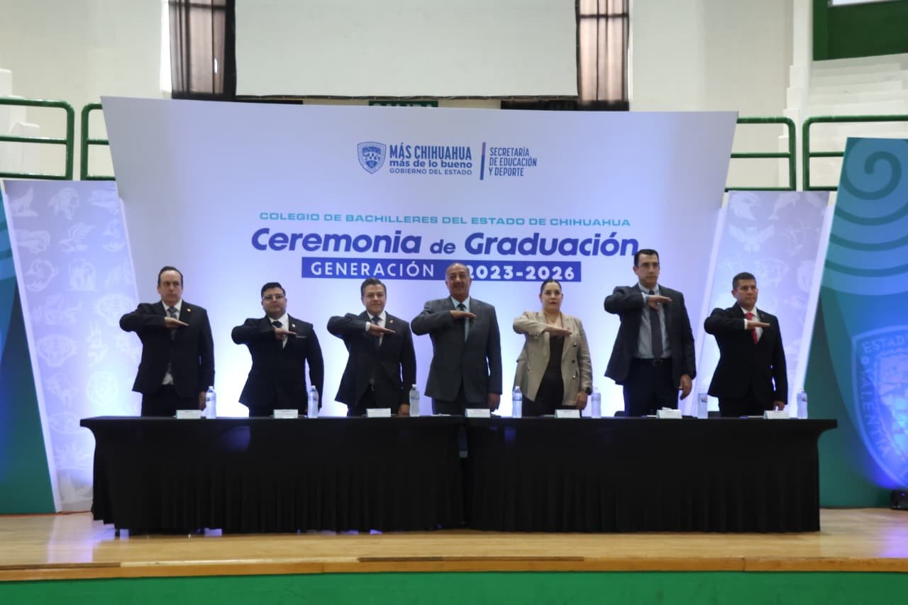 Imagen 3 de Ceremonias de graduación de los Planteles 2, 3 y 8