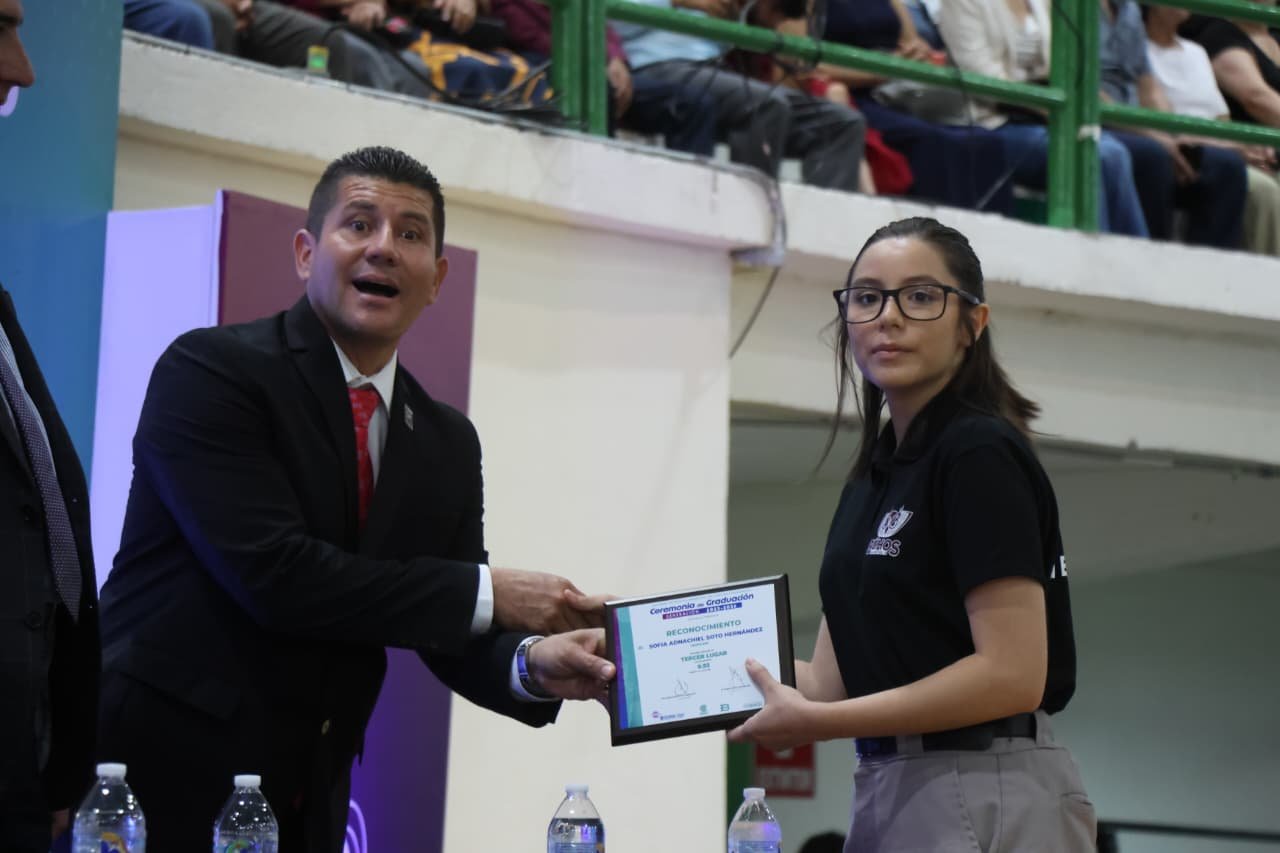 Imagen 5 de Ceremonias de graduación de los Planteles 2, 3 y 8